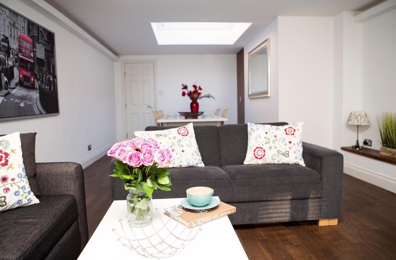 Apt 3, Trafalgar Sq Duplex, 3Rd & 4Th Floor By Indigo Flats Лондон Екстер'єр фото