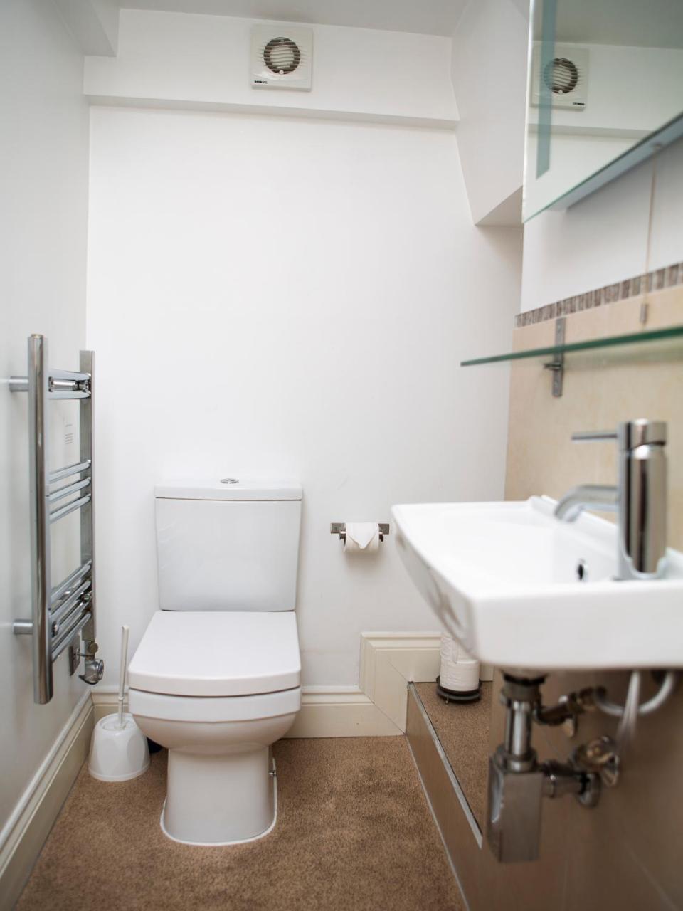 Apt 3, Trafalgar Sq Duplex, 3Rd & 4Th Floor By Indigo Flats Лондон Екстер'єр фото