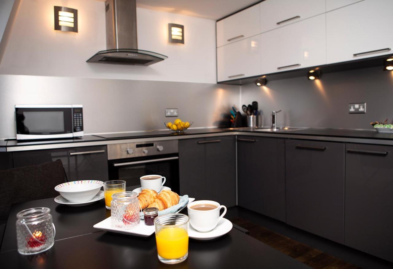 Apt 3, Trafalgar Sq Duplex, 3Rd & 4Th Floor By Indigo Flats Лондон Екстер'єр фото